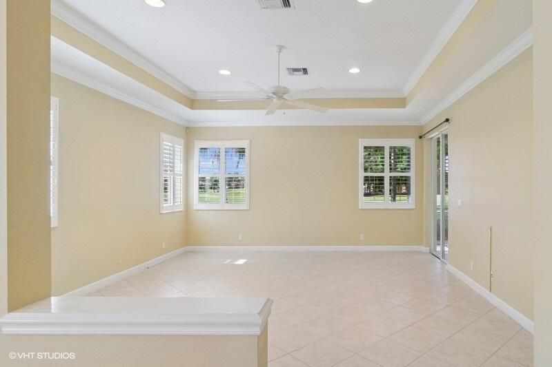 For Sale: $369,000 (2 beds, 2 baths, 1751 Square Feet)