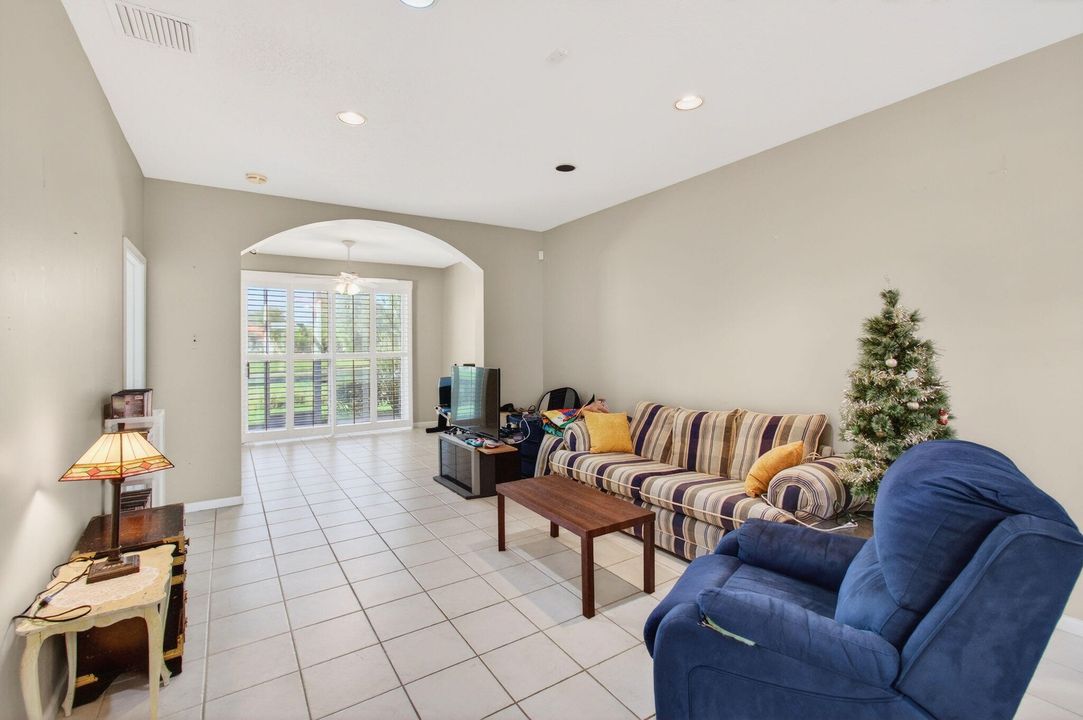 For Sale: $410,000 (3 beds, 2 baths, 1788 Square Feet)