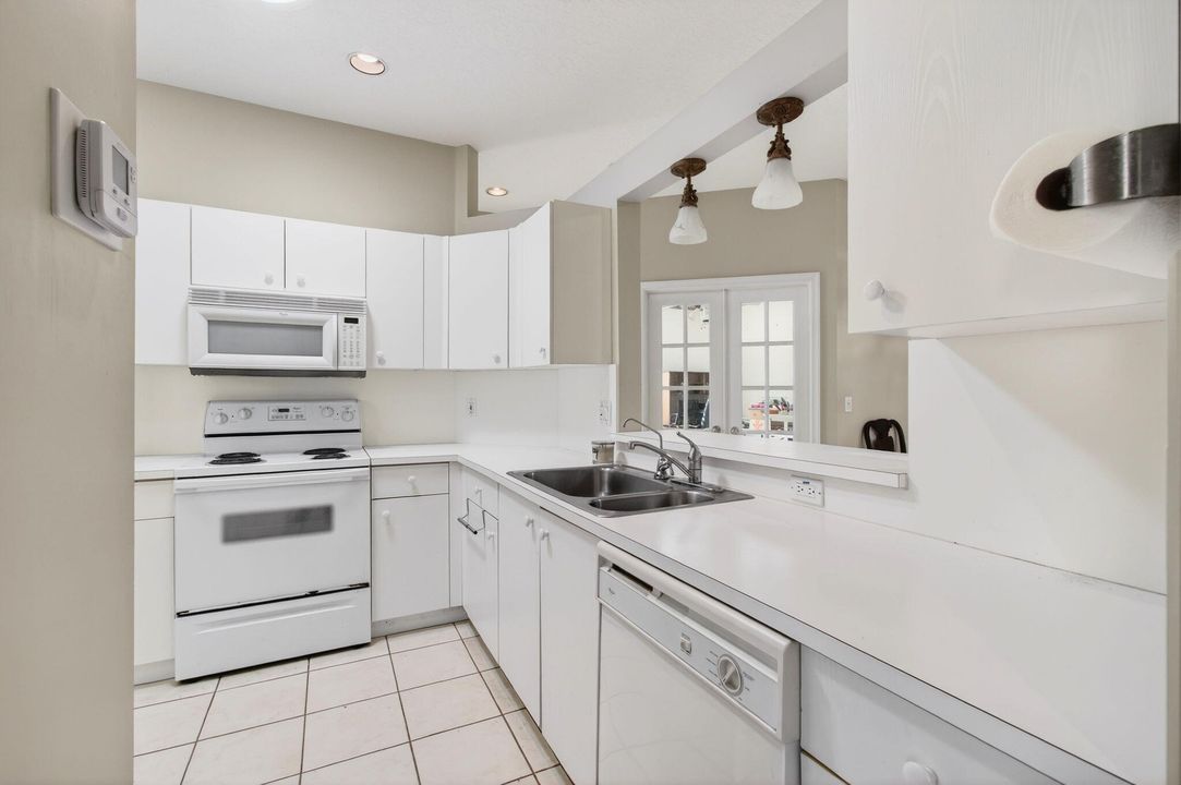 For Sale: $410,000 (3 beds, 2 baths, 1788 Square Feet)