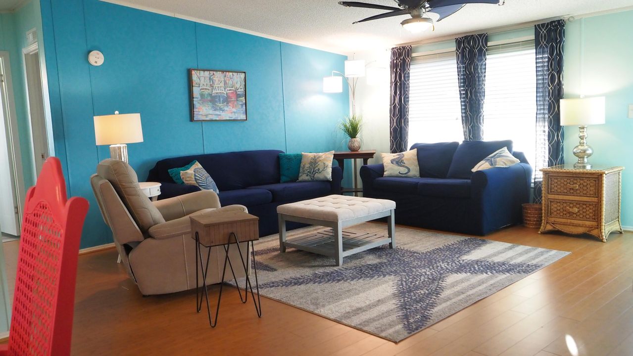 На продажу: $144,500 (3 спален, 2 ванн, 1134 Квадратных фут)