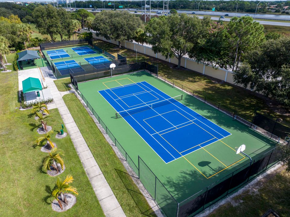 For Sale: $369,000 (2 beds, 2 baths, 1751 Square Feet)