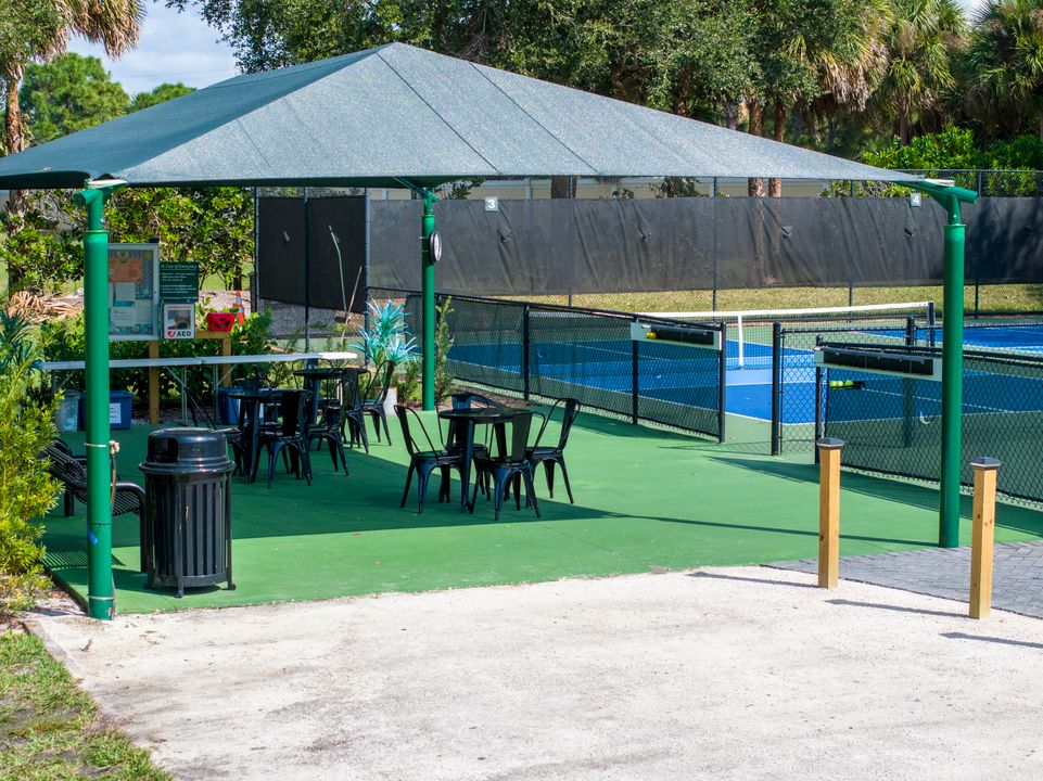 For Sale: $369,000 (2 beds, 2 baths, 1751 Square Feet)