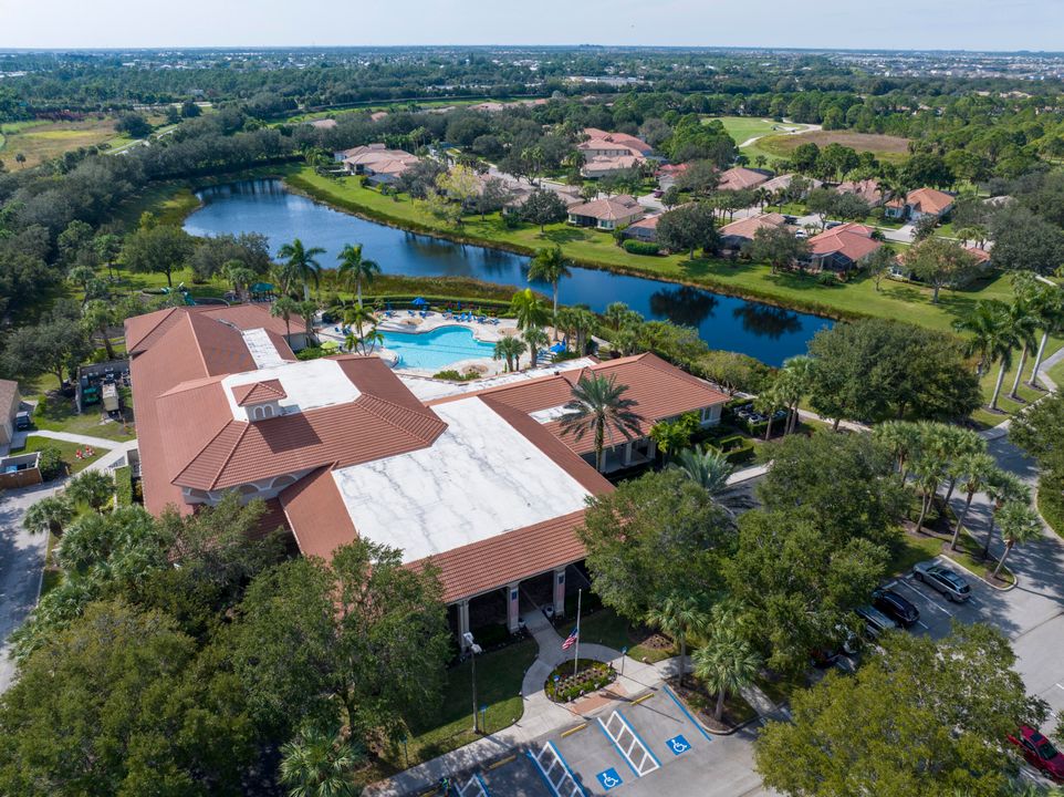 For Sale: $369,000 (2 beds, 2 baths, 1751 Square Feet)