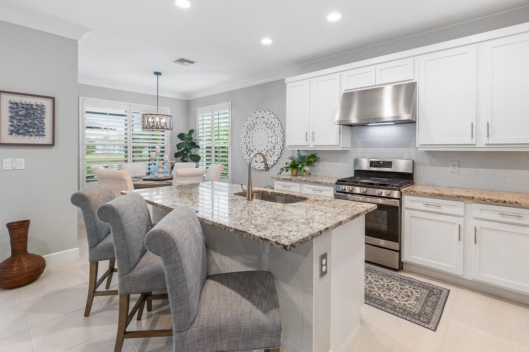 En Venta: $499,999 (2 camas, 2 baños, 1599 Pies cuadrados)