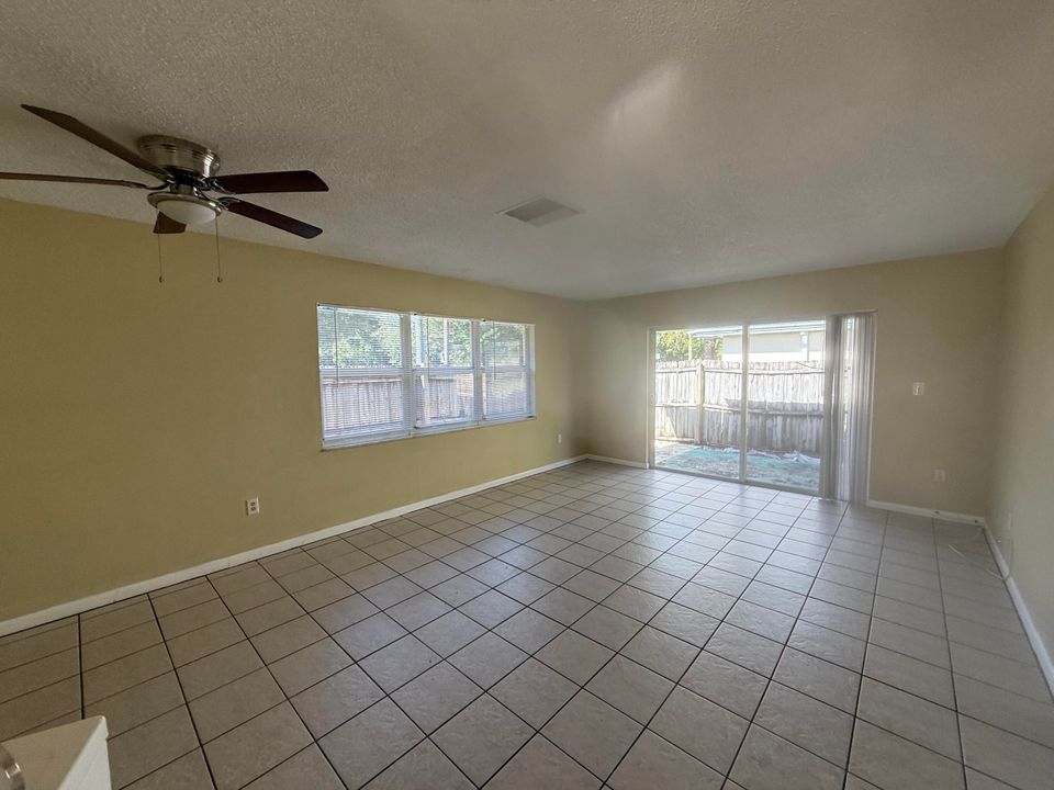 En Renta: $1,650 (2 camas, 2 baños, 2040 Pies cuadrados)