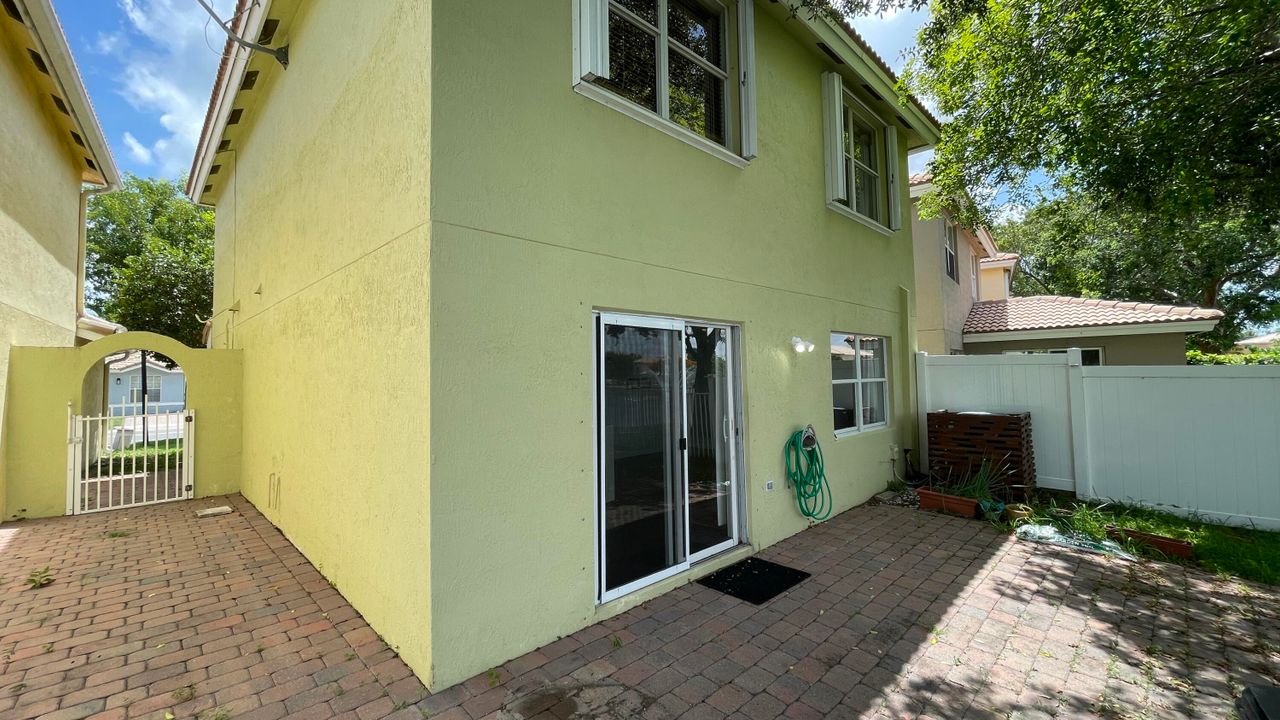 For Rent: $2,795 (3 beds, 2 baths, 1478 Square Feet)