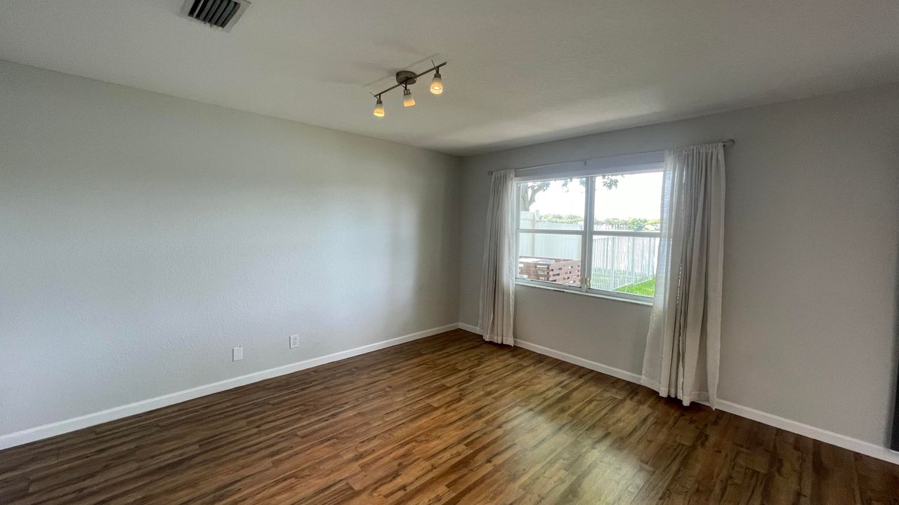 For Rent: $2,795 (3 beds, 2 baths, 1478 Square Feet)