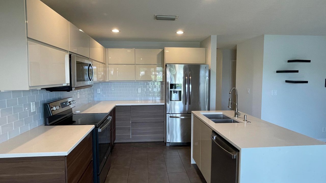 For Rent: $2,795 (3 beds, 2 baths, 1478 Square Feet)