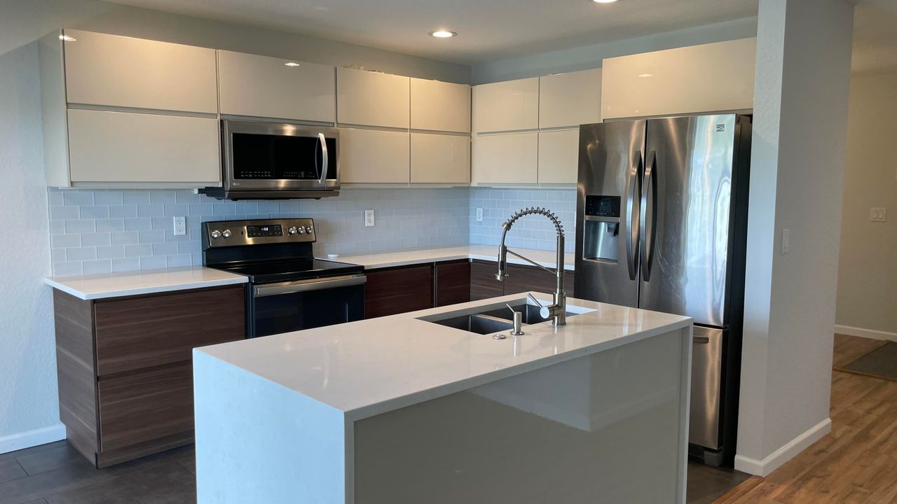 For Rent: $2,795 (3 beds, 2 baths, 1478 Square Feet)