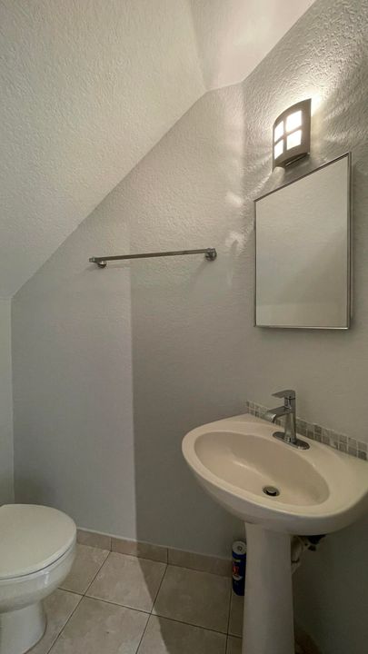 For Rent: $2,795 (3 beds, 2 baths, 1478 Square Feet)