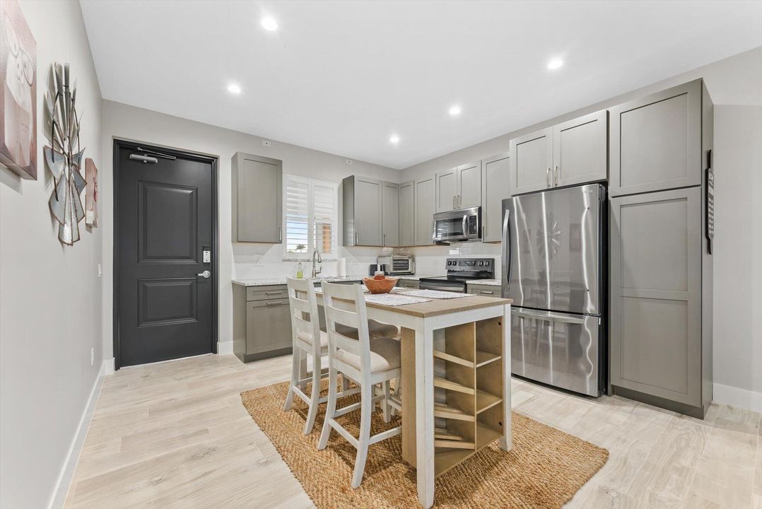 For Rent: $8,000 (4 beds, 5 baths, 3177 Square Feet)