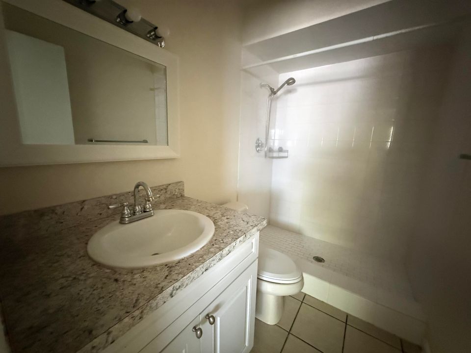 En Renta: $1,650 (2 camas, 2 baños, 2040 Pies cuadrados)