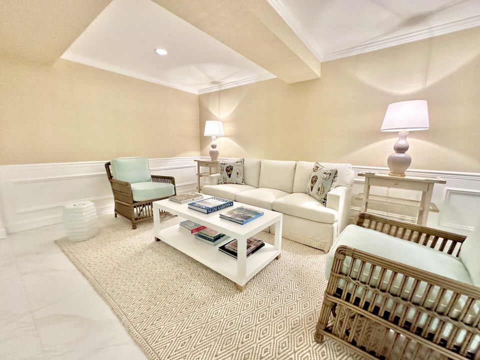 For Sale: $1,649,000 (2 beds, 2 baths, 953 Square Feet)