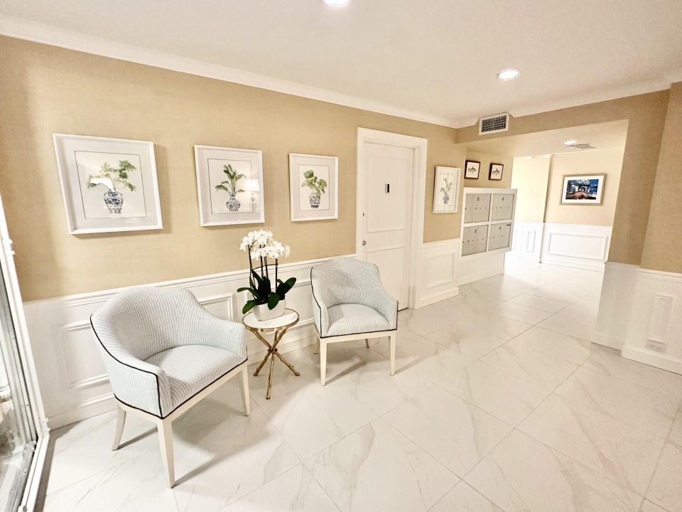 For Sale: $1,649,000 (2 beds, 2 baths, 953 Square Feet)