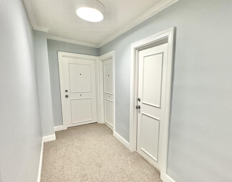 For Sale: $1,649,000 (2 beds, 2 baths, 953 Square Feet)