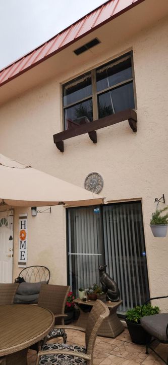 For Sale: $325,000 (2 beds, 2 baths, 1368 Square Feet)