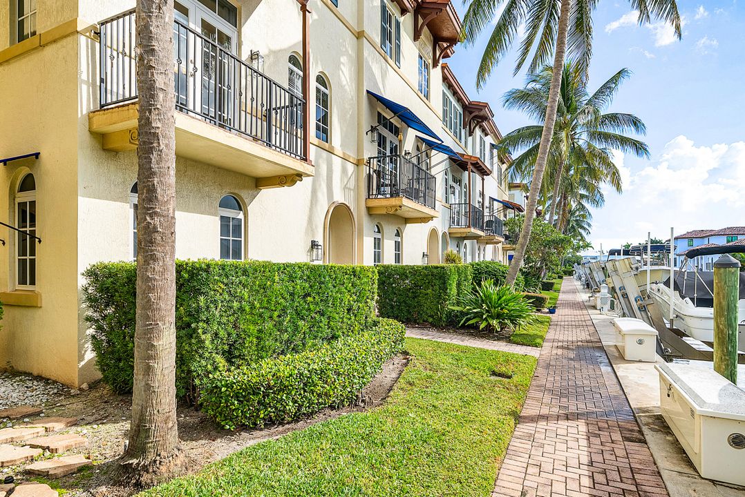 待售: $799,000 (3 贝兹, 3 浴室, 2562 平方英尺)