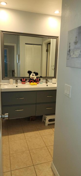 For Sale: $325,000 (2 beds, 2 baths, 1368 Square Feet)