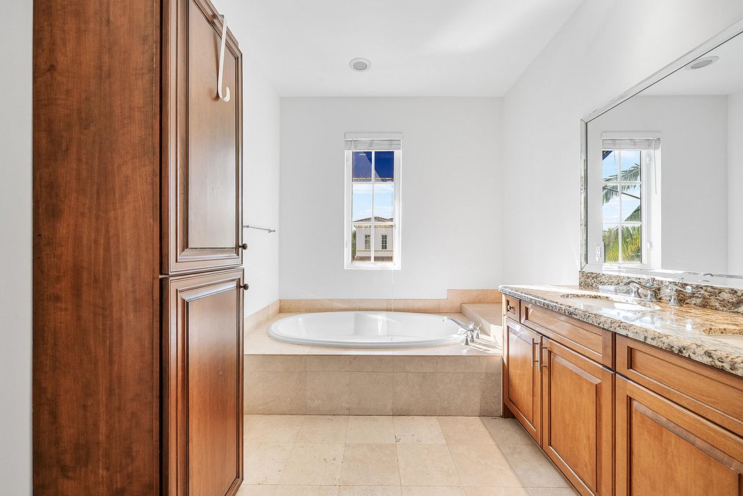 待售: $799,000 (3 贝兹, 3 浴室, 2562 平方英尺)