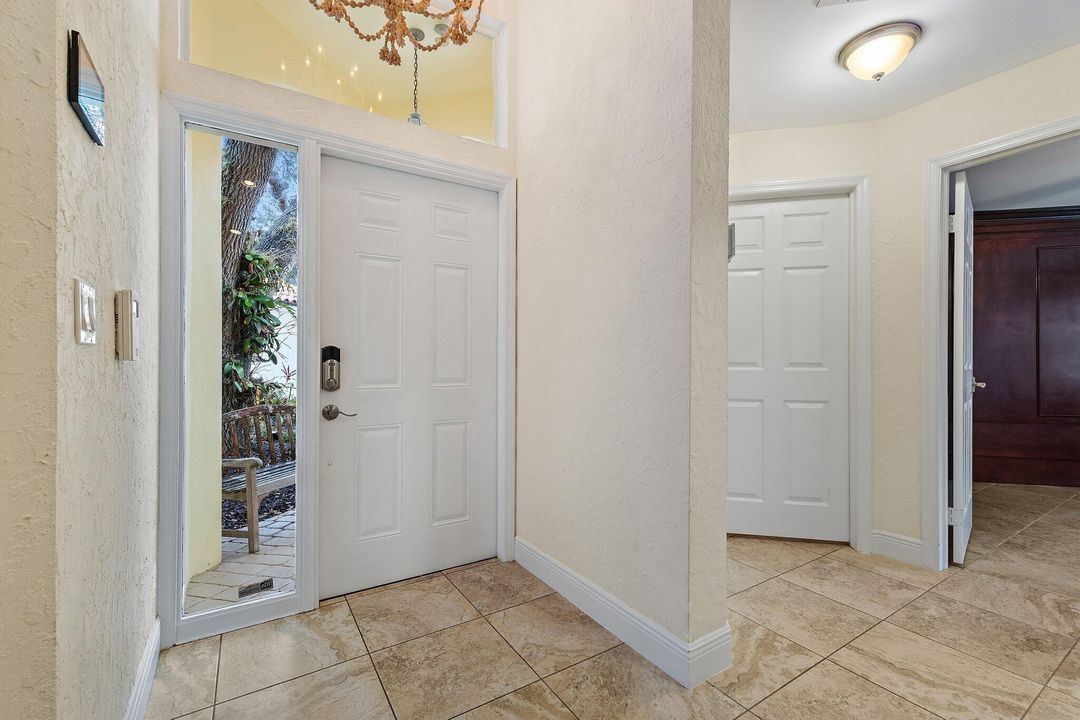 For Sale: $825,000 (3 beds, 2 baths, 1761 Square Feet)