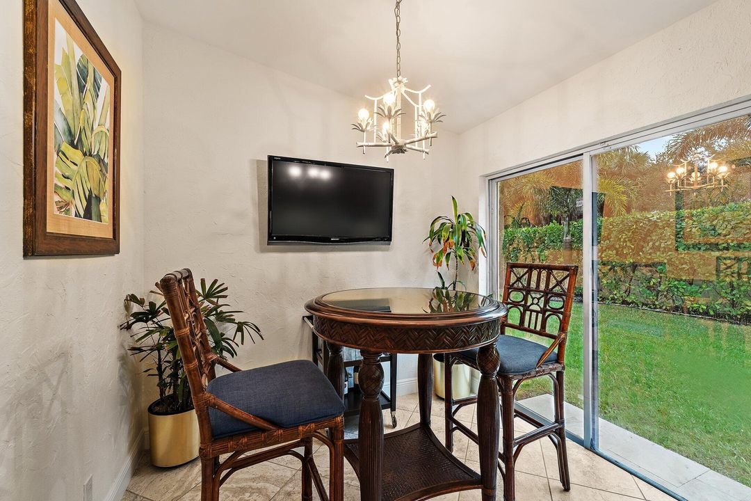 For Sale: $825,000 (3 beds, 2 baths, 1761 Square Feet)