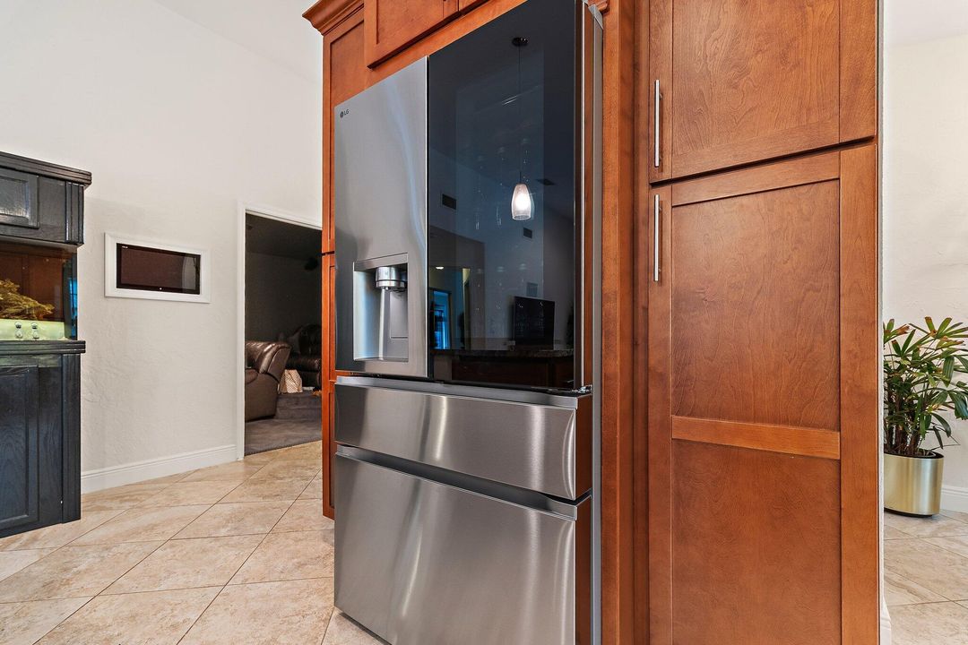 For Sale: $825,000 (3 beds, 2 baths, 1761 Square Feet)