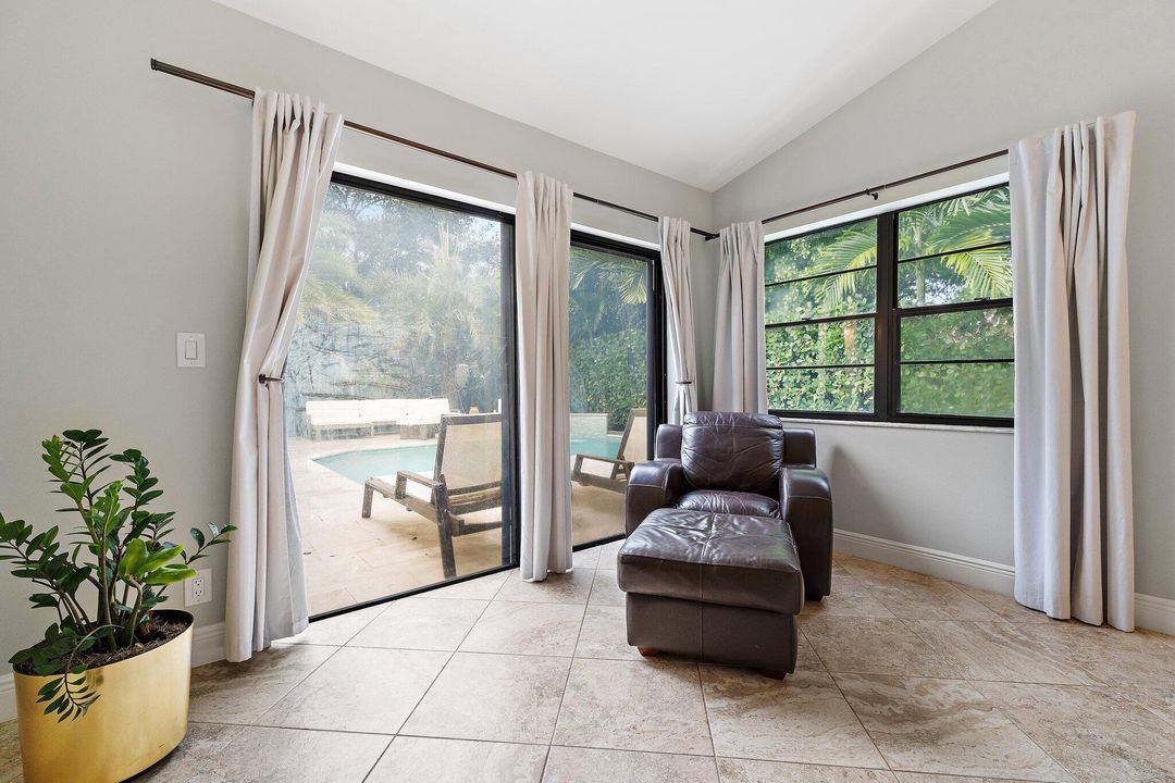 For Sale: $825,000 (3 beds, 2 baths, 1761 Square Feet)