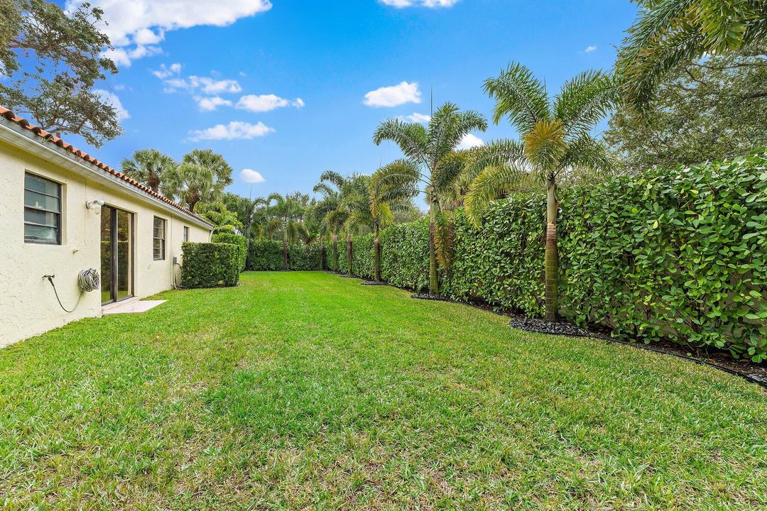 For Sale: $825,000 (3 beds, 2 baths, 1761 Square Feet)