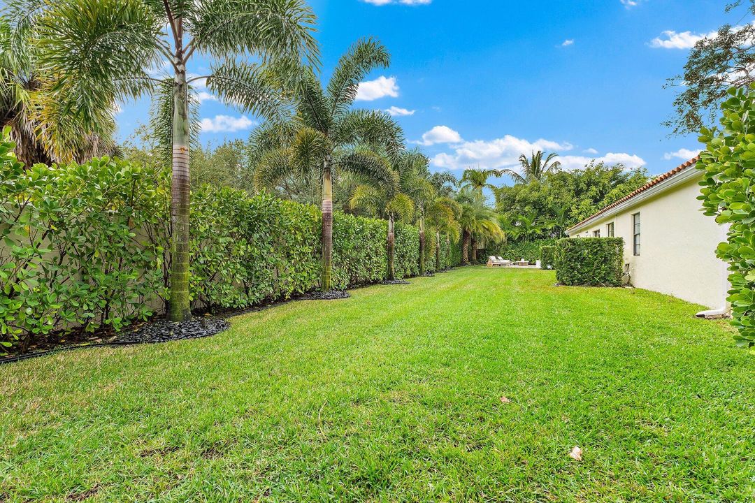 For Sale: $825,000 (3 beds, 2 baths, 1761 Square Feet)