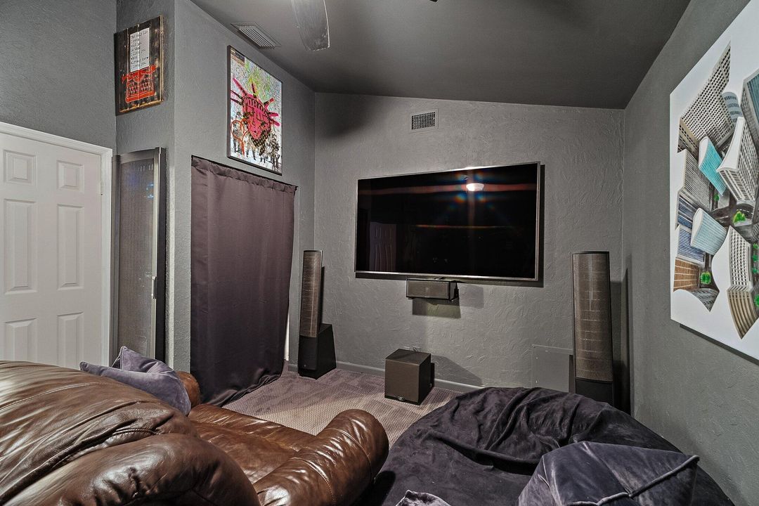 For Sale: $825,000 (3 beds, 2 baths, 1761 Square Feet)