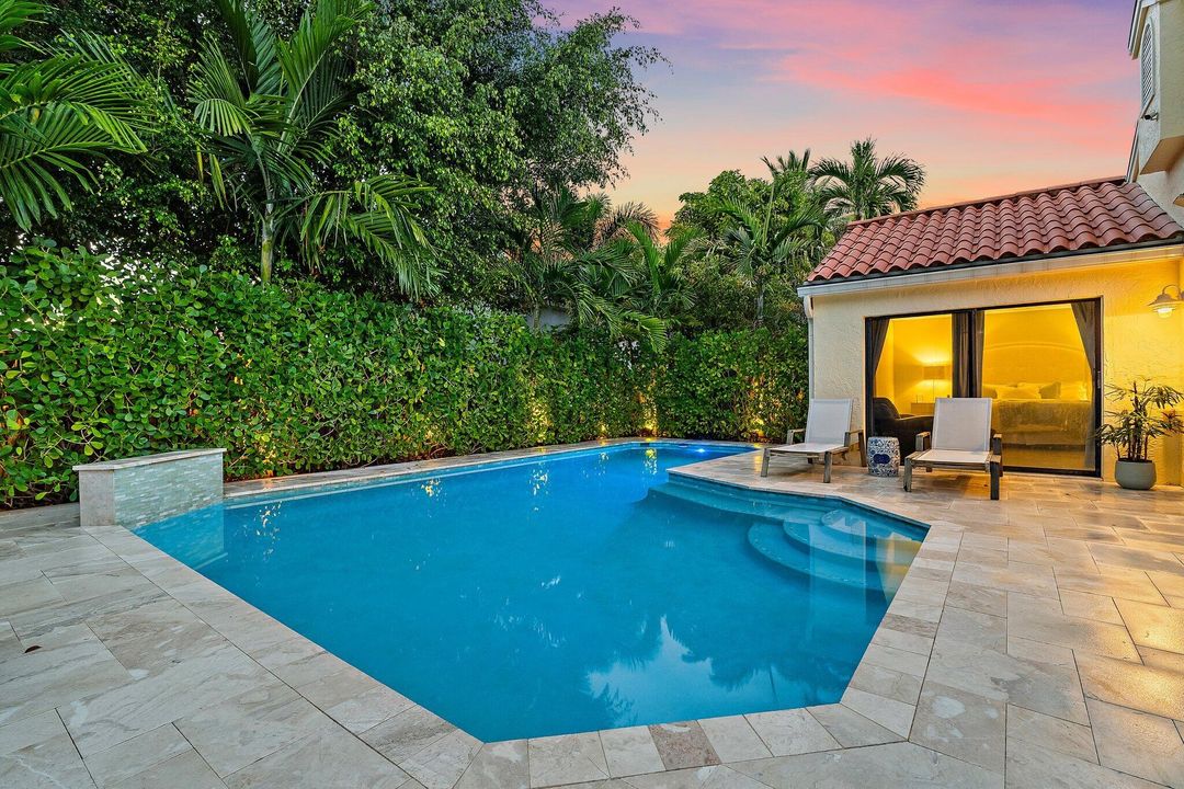 For Sale: $825,000 (3 beds, 2 baths, 1761 Square Feet)