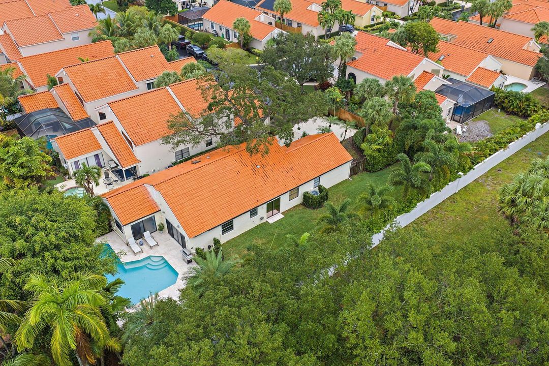 For Sale: $825,000 (3 beds, 2 baths, 1761 Square Feet)