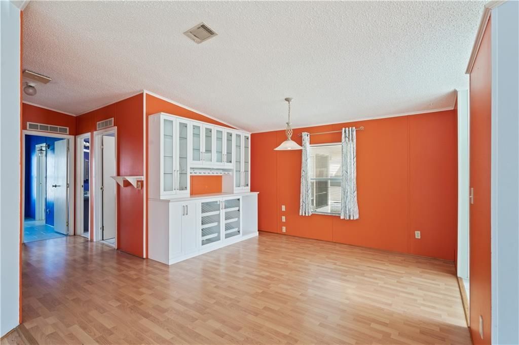 For Sale: $203,000 (2 beds, 2 baths, 1173 Square Feet)