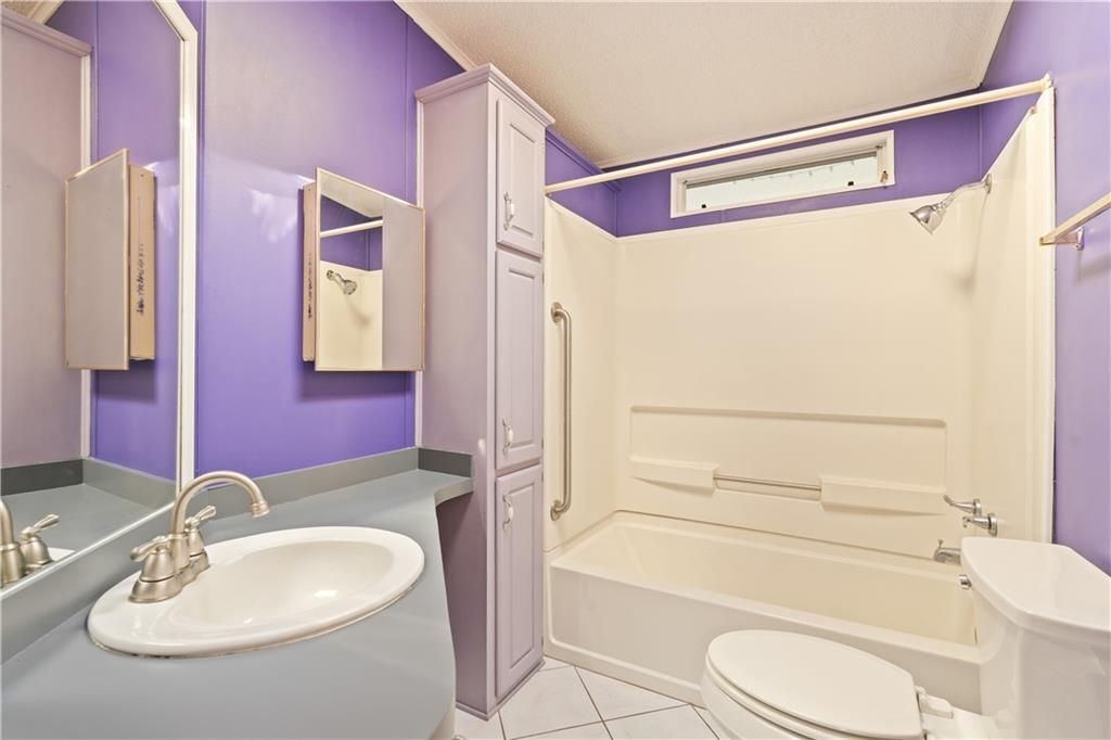 For Sale: $203,000 (2 beds, 2 baths, 1173 Square Feet)