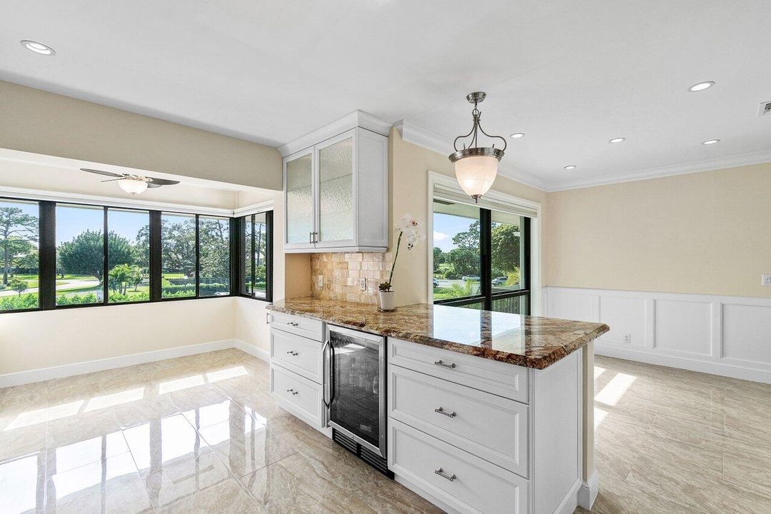 For Rent: $3,800 (2 beds, 2 baths, 1958 Square Feet)