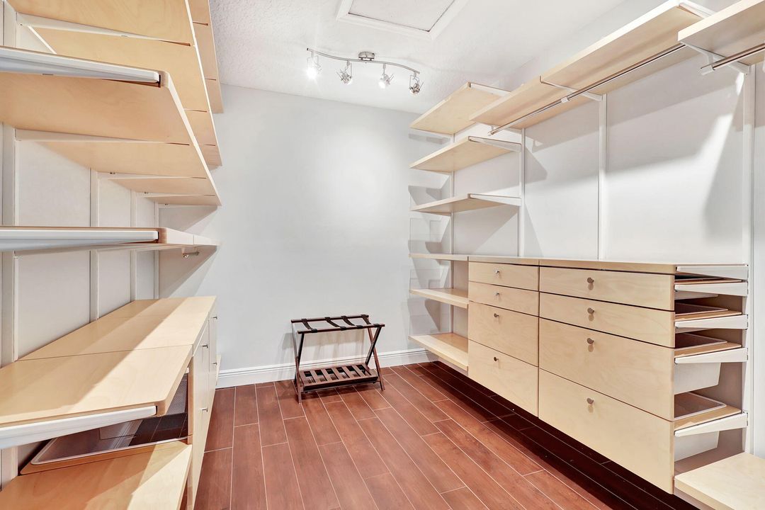 En Venta: $795,000 (3 camas, 2 baños, 2072 Pies cuadrados)