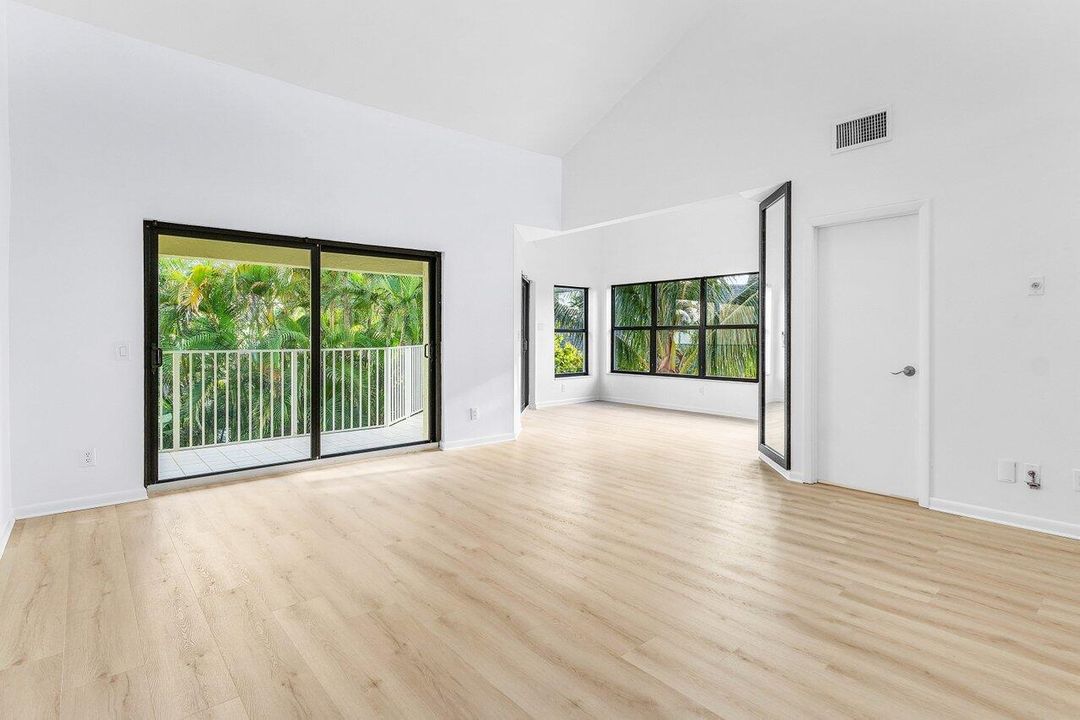 For Sale: $1,595,000 (3 beds, 3 baths, 2520 Square Feet)