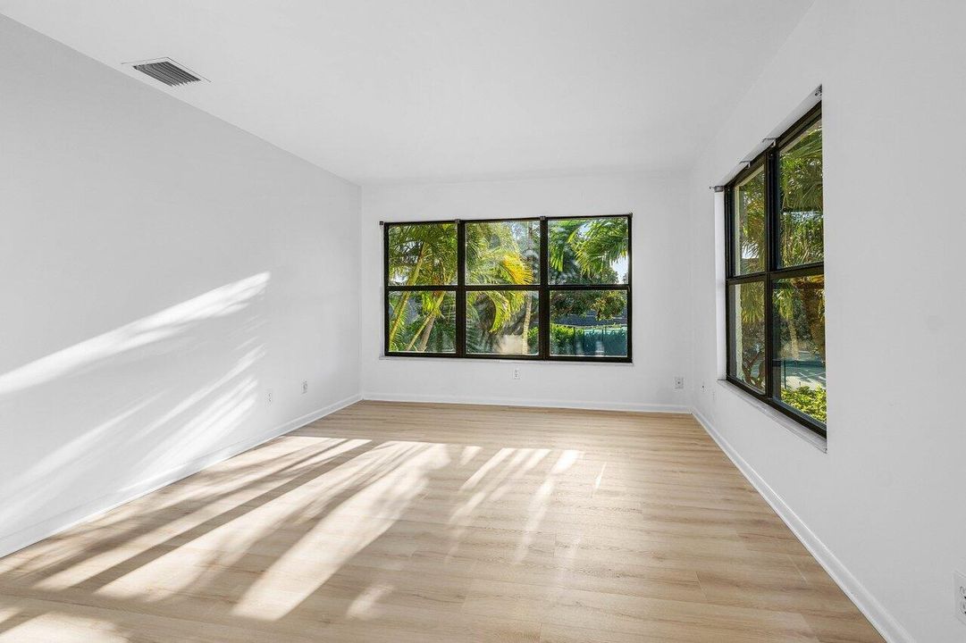 For Sale: $1,595,000 (3 beds, 3 baths, 2520 Square Feet)