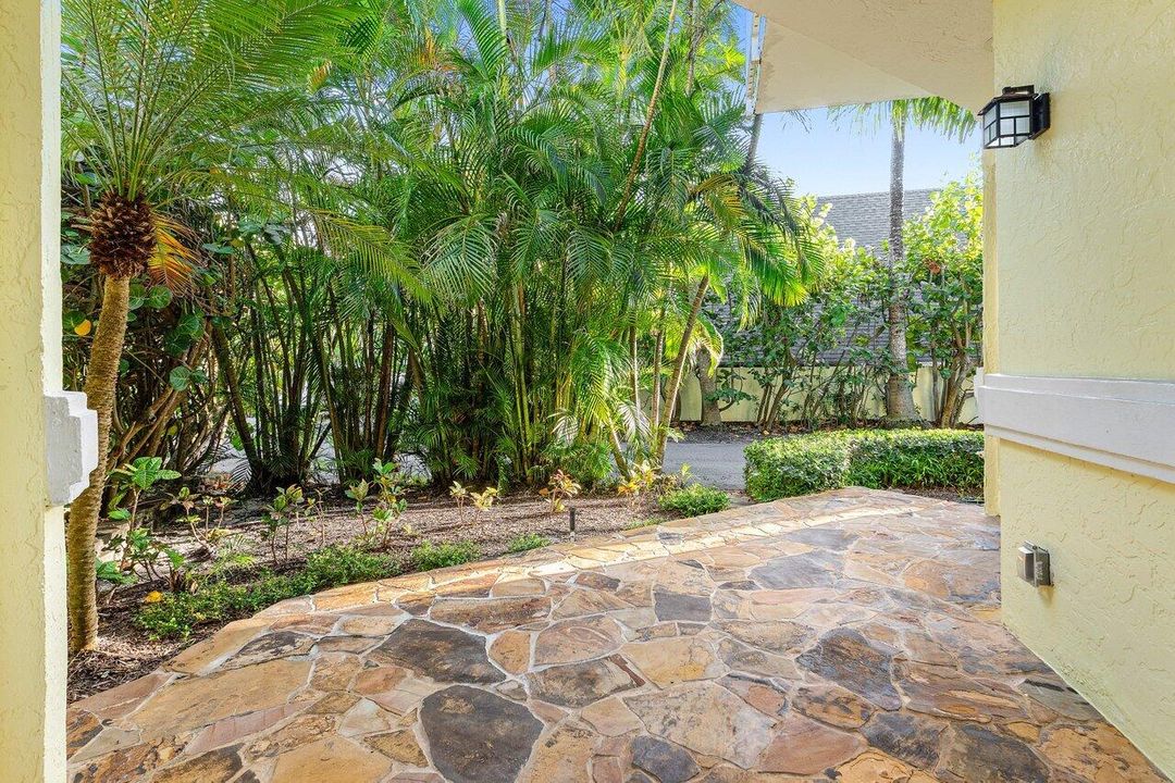 For Sale: $1,595,000 (3 beds, 3 baths, 2520 Square Feet)