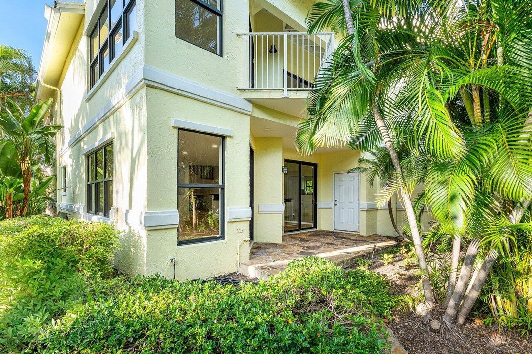 For Sale: $1,595,000 (3 beds, 3 baths, 2520 Square Feet)