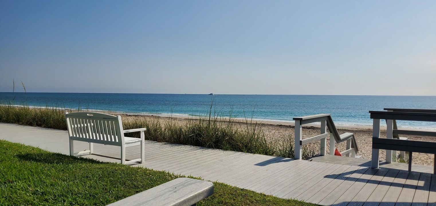 For Sale: $165,000 (2 beds, 1 baths, 775 Square Feet)