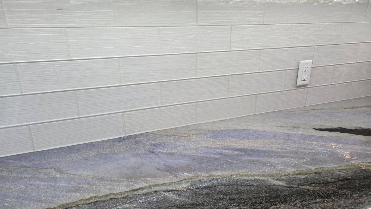 На продажу: $324,900 (2 спален, 2 ванн, 1288 Квадратных фут)