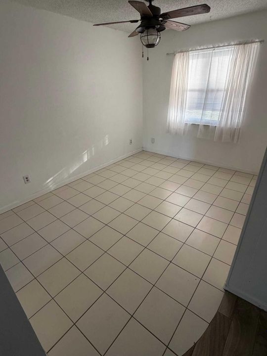 待售: $374,000 (3 贝兹, 2 浴室, 1428 平方英尺)