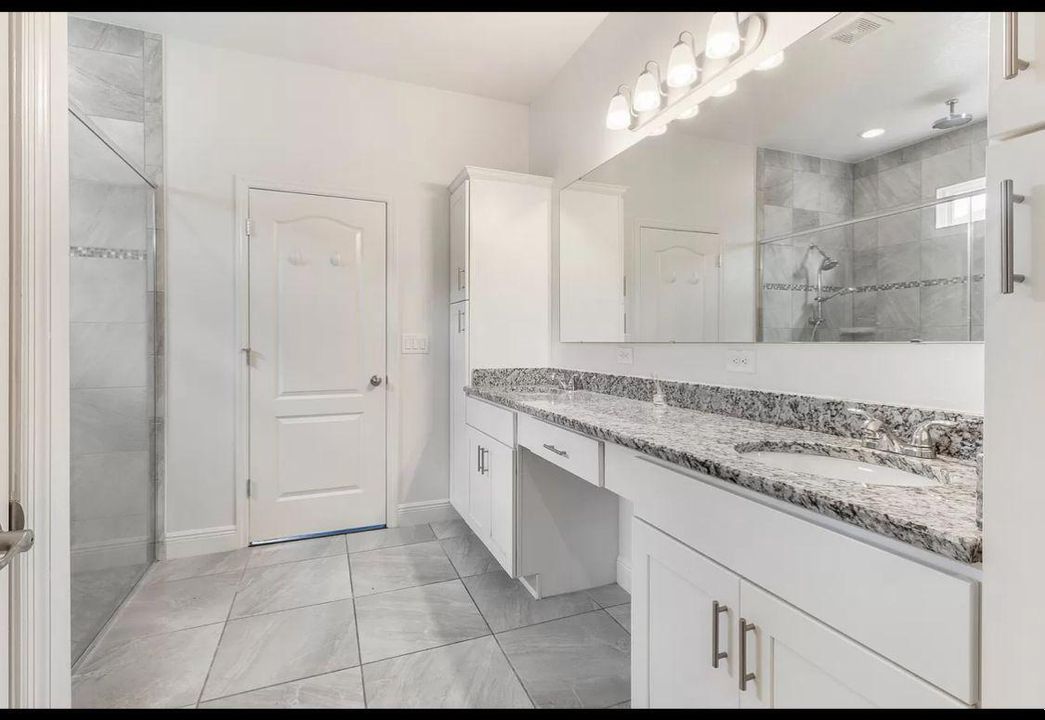 For Rent: $3,300 (4 beds, 3 baths, 2424 Square Feet)