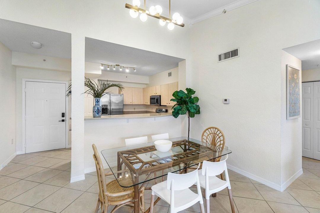 For Rent: $3,350 (3 beds, 2 baths, 1237 Square Feet)