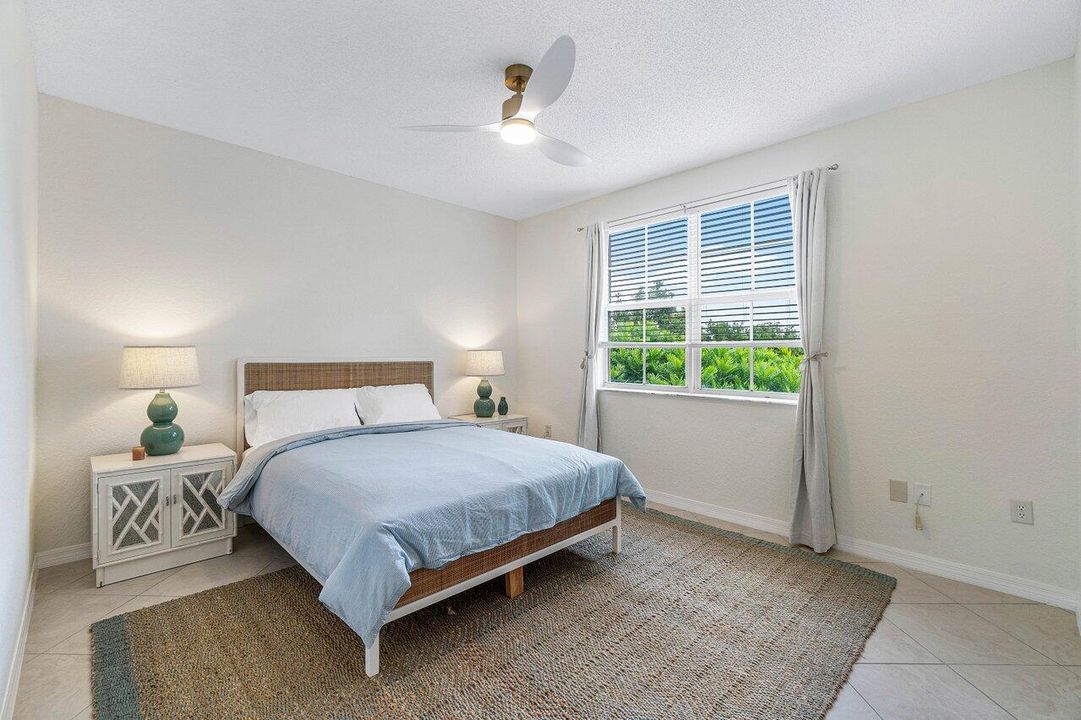 For Rent: $3,350 (3 beds, 2 baths, 1237 Square Feet)