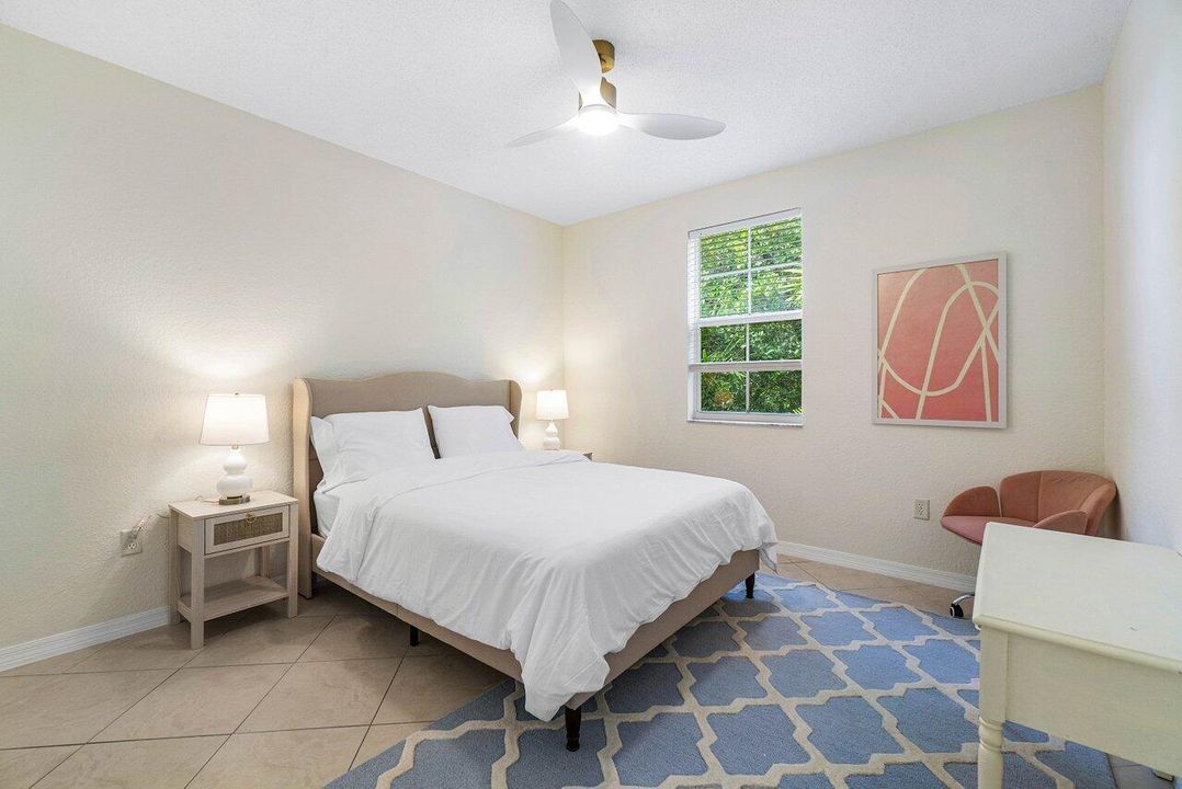 For Rent: $3,350 (3 beds, 2 baths, 1237 Square Feet)