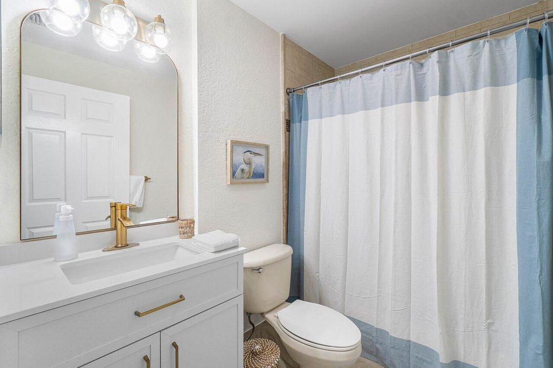 For Rent: $3,350 (3 beds, 2 baths, 1237 Square Feet)