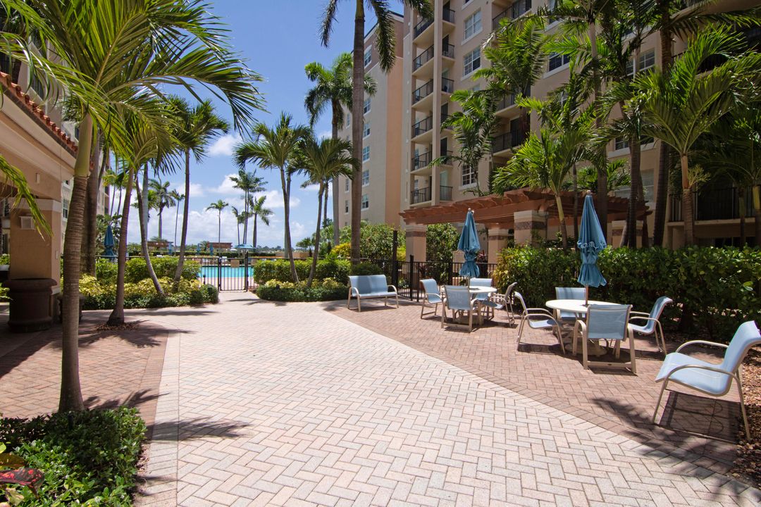 For Rent: $3,350 (3 beds, 2 baths, 1237 Square Feet)