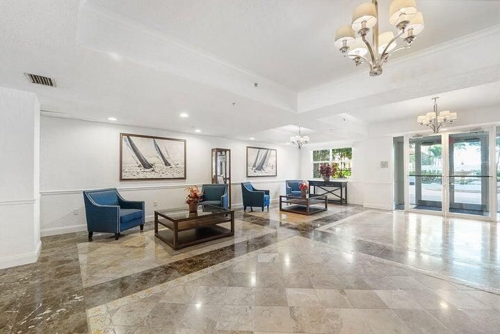 For Rent: $3,350 (3 beds, 2 baths, 1237 Square Feet)